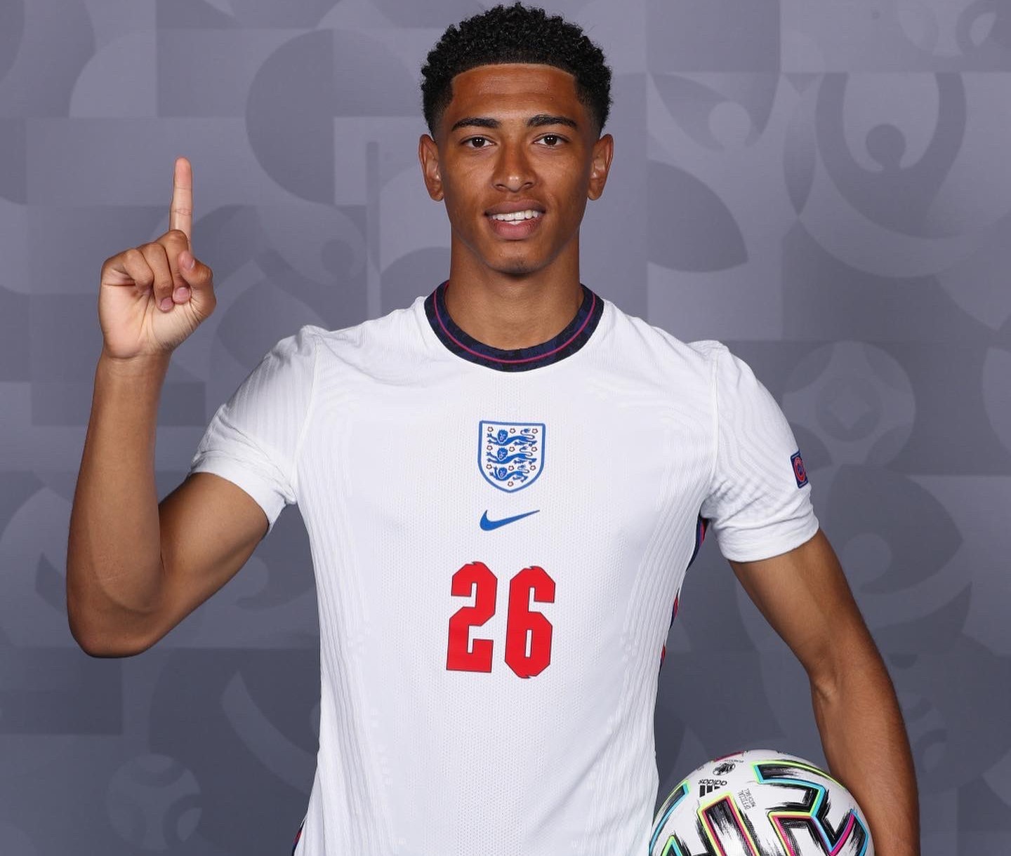 布莱顿中国球迷会：将停更内容直到俱乐部道歉，同时提出4大诉求（布莱顿中国球迷会宣布停更，促俱乐部致歉并列出四项诉求）