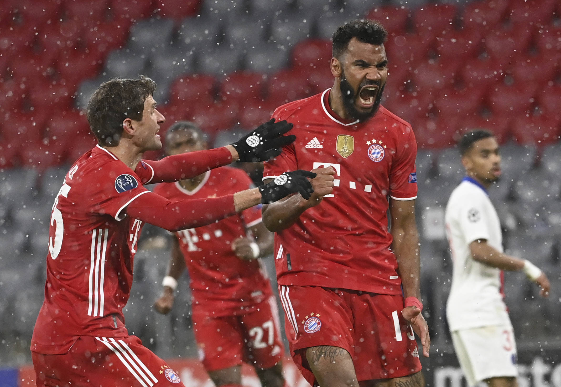 国脚连续两轮关键进球（国脚连续两轮斩获关键球）