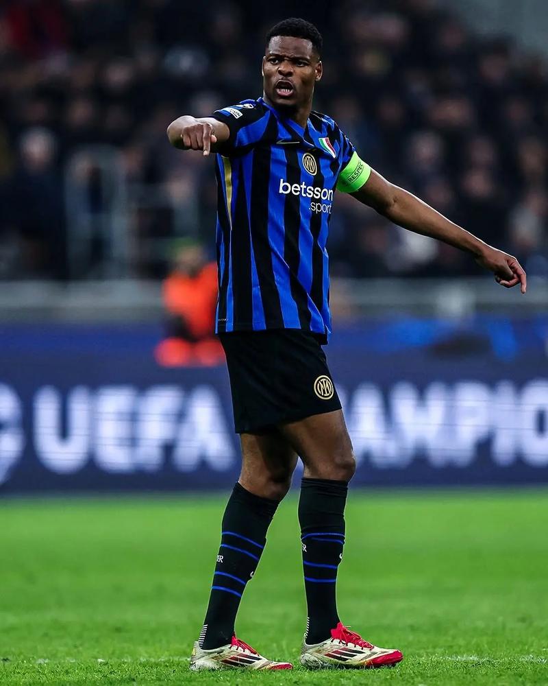 炸锅了！皇马挖萨拉赫放猛料：用巴西国脚做交换！