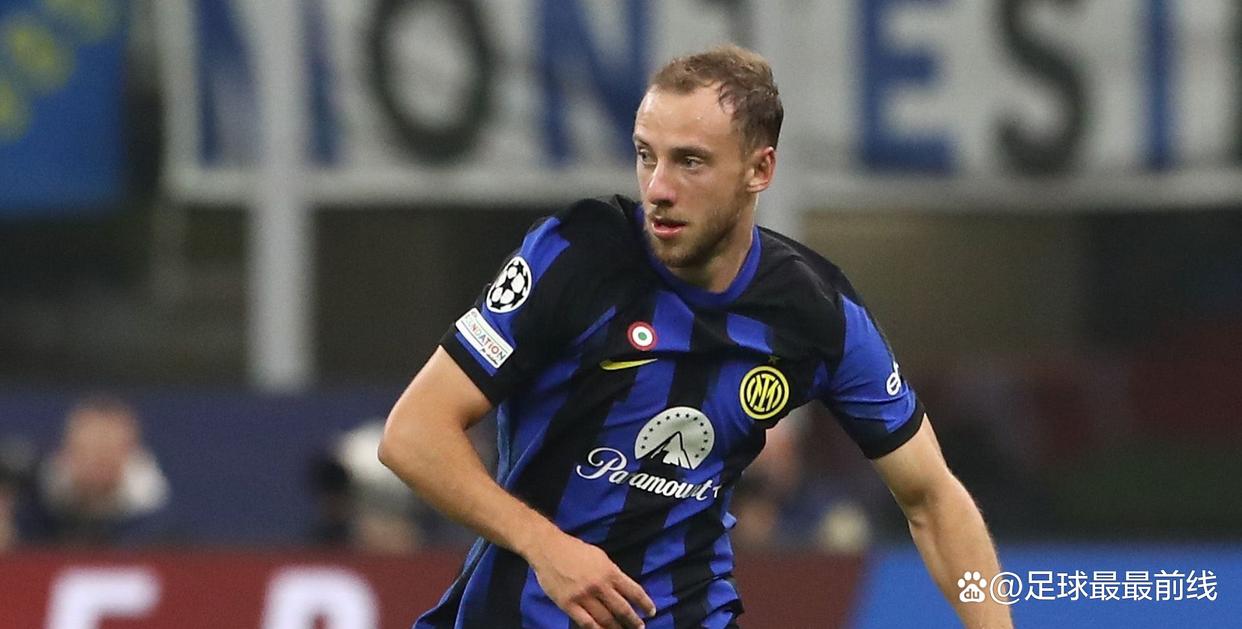 重庆铜梁龙冲超成功，重庆足球时隔4个赛季重返中超联赛（重庆铜梁龙成功升超，重庆足球时隔四个赛季重回中超）