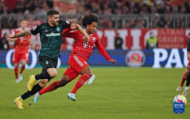 阿里纳斯：詹姆斯若作为角色球员再混2冠，还是不能跟乔丹比（阿里纳斯：就算詹姆斯以角色球员再夺两冠，仍无法与乔丹相提并论）